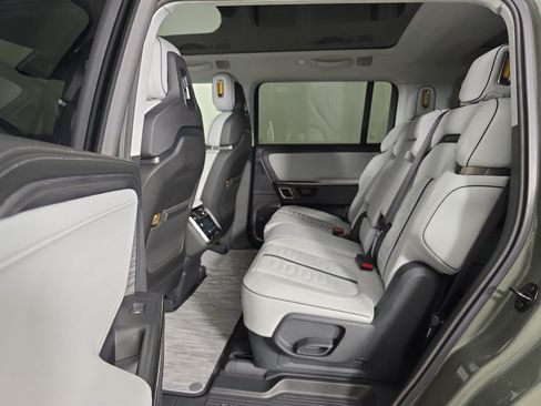 Used 2023 Rivian R1S Launch Edition AWD/4WD image 21