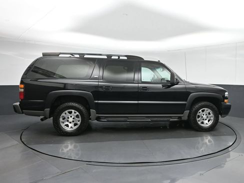 Used 2005 Chevrolet Suburban Z71 w/ Preferred Equipment Group AWD/4WD image 8