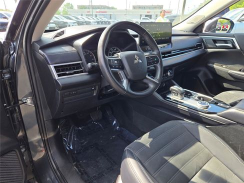 Used 2025 Mitsubishi Outlander SE AWD/4WD image 25