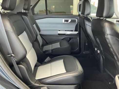 Used 2024 Ford Explorer XLT w/ Equipment Group 202A AWD/4WD image 16