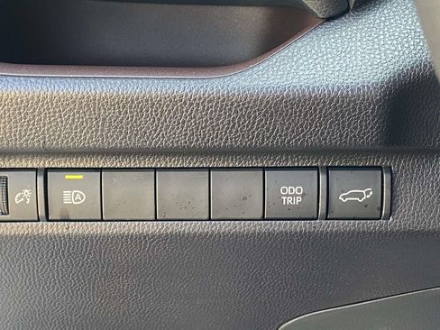 Used 2025 Toyota RAV4 Limited FWD image 29