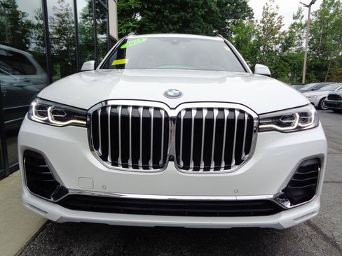 Used 2022 BMW X7 xDrive40i w/ Executive Package AWD/4WD image 2