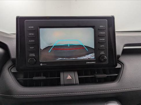 Used 2021 Toyota RAV4 LE image 24