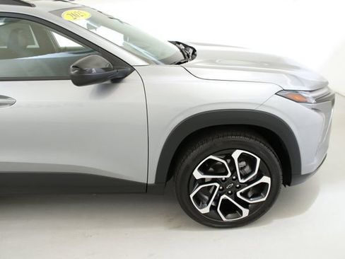 Used 2024 Chevrolet Trax RS w/ Sunroof Package FWD image 11
