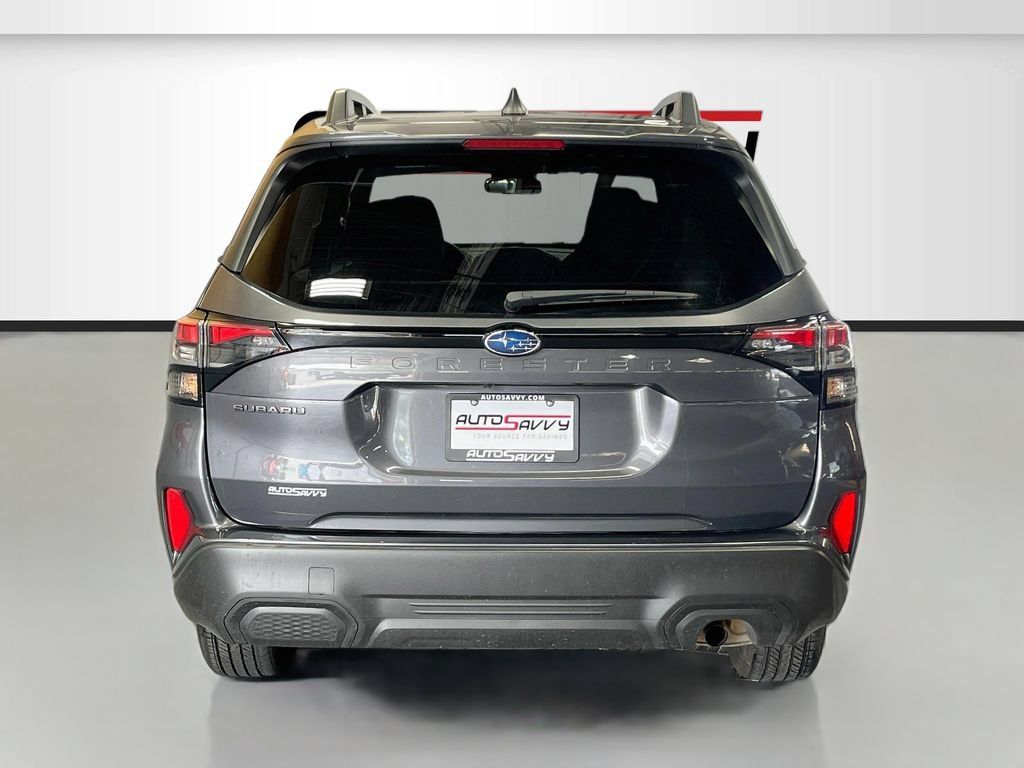 Used 2025 Subaru Forester Premium AWD/4WD image 6