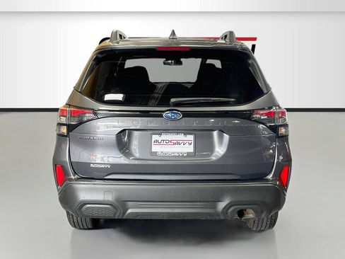 Used 2025 Subaru Forester Premium AWD/4WD image 6