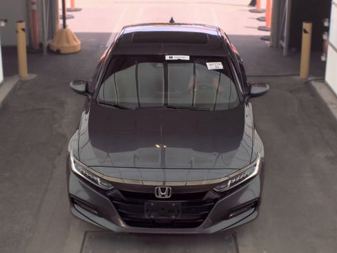 Used 2018 Honda Accord Sport image 2