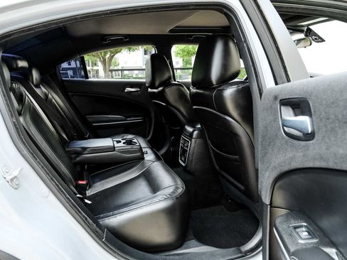 Used 2022 Dodge Charger SXT w/ Leather Interior Group RWD image 38