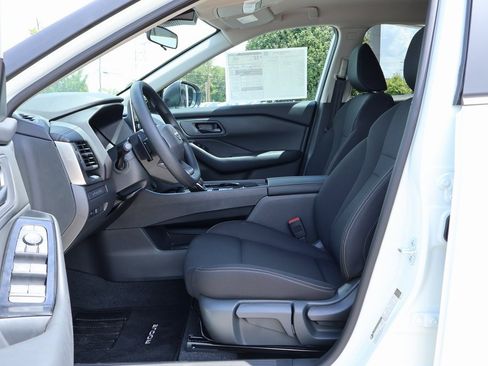 New 2026 Nissan Rogue S image 7