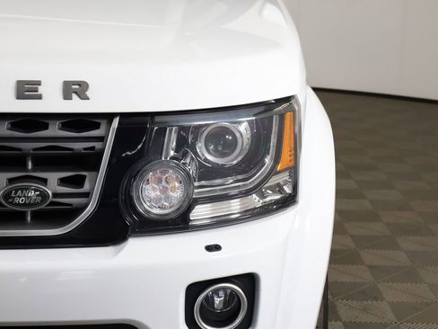 Used 2016 Land Rover LR4 HSE image 17