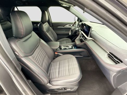 Used 2025 Ford Explorer ST-Line w/ Premium Package RWD image 19
