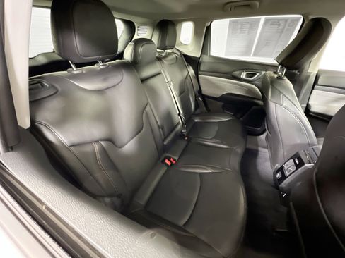 Used 2022 Jeep Compass Latitude w/ Sun and Sound Group image 25