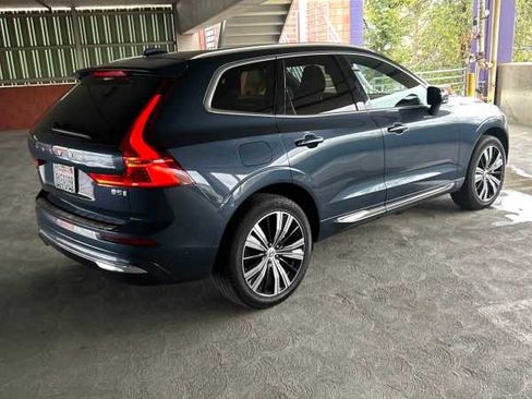 Used 2023 Volvo XC60 B5 Ultimate w/ Protection Package Premier image 2