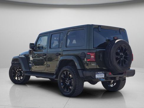 Used 2022 Jeep Wrangler Unlimited Sahara w/ Cold Weather Group image 23