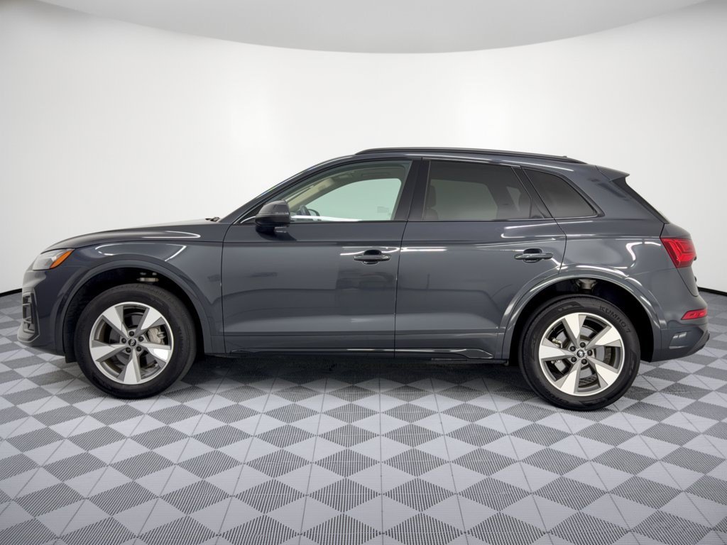 Used 2024 Audi Q5 2.0T Premium Plus w/ Premium Plus Package AWD/4WD image 2
