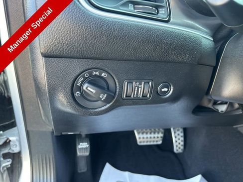Used 2022 Dodge Challenger R/T Scat Pack w/ Driver Convenience Group RWD image 17