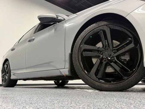 Used 2019 Honda Accord Sport image 3