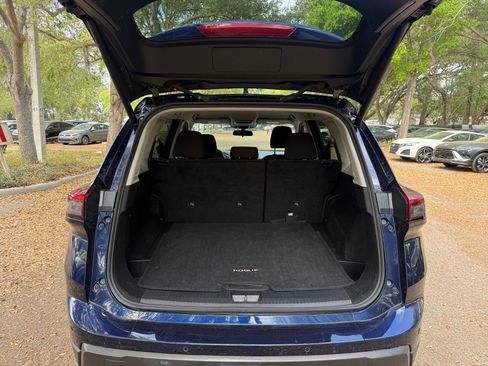 Used 2025 Nissan Rogue SV image 28