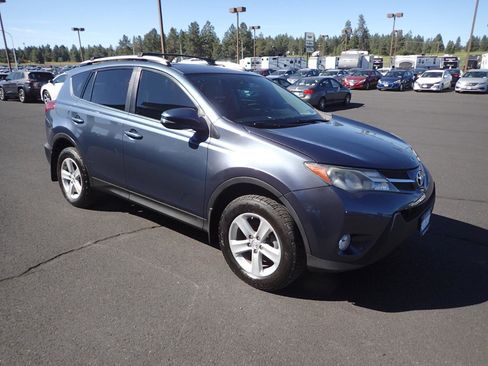 Used 2013 Toyota RAV4 XLE AWD/4WD image 7