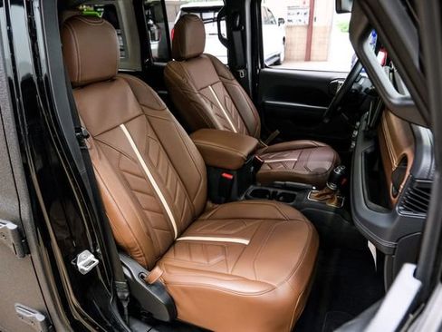 Used 2024 Jeep Wrangler Unlimited Rubicon w/ Technology Group AWD/4WD image 50