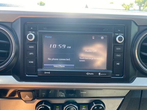 Used 2017 Toyota Tacoma SR5 RWD image 34
