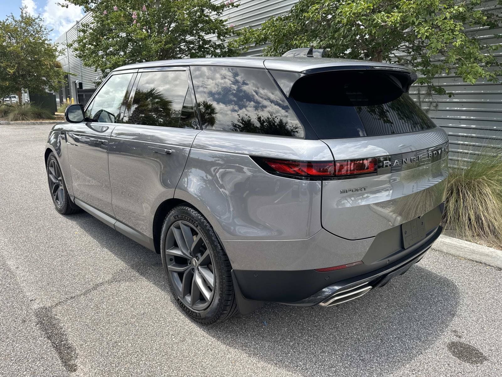 Certified 2025 Land Rover Range Rover Sport SE AWD/4WD image 3