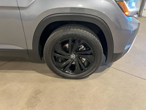 Used 2022 Volkswagen Atlas SE image 42