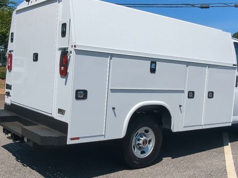 New 2025 GMC Savana 3500 w/ Power Convenience Package image 8
