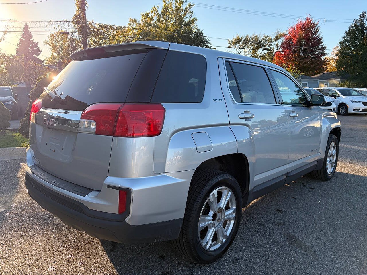 Used 2017 GMC Terrain SLE FWD image 5