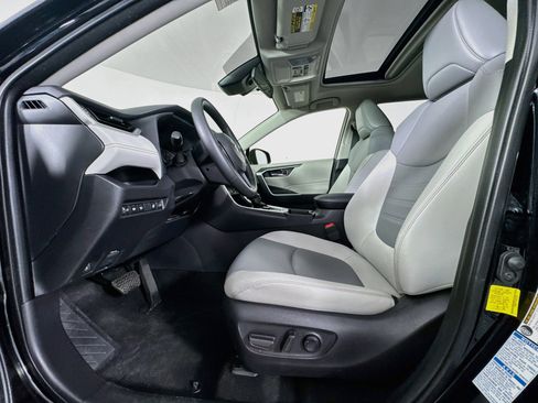 Certified 2022 Toyota RAV4 XLE Premium AWD/4WD image 20