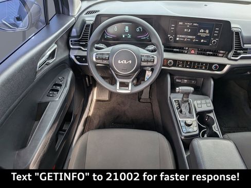 Used 2025 Kia Sportage LX FWD image 17