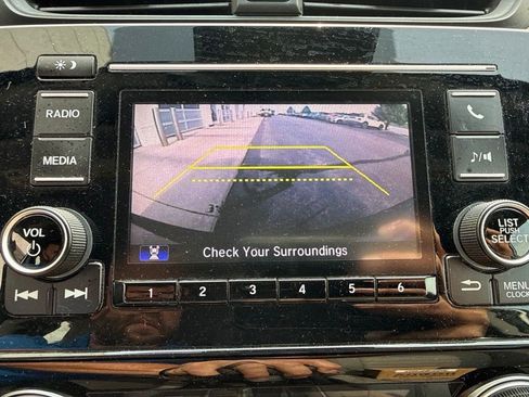 Used 2020 Honda CR-V LX image 14
