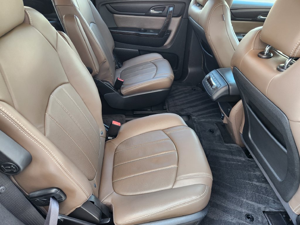 Used 2016 GMC Acadia SLT w/ Open Road Package FWD image 31