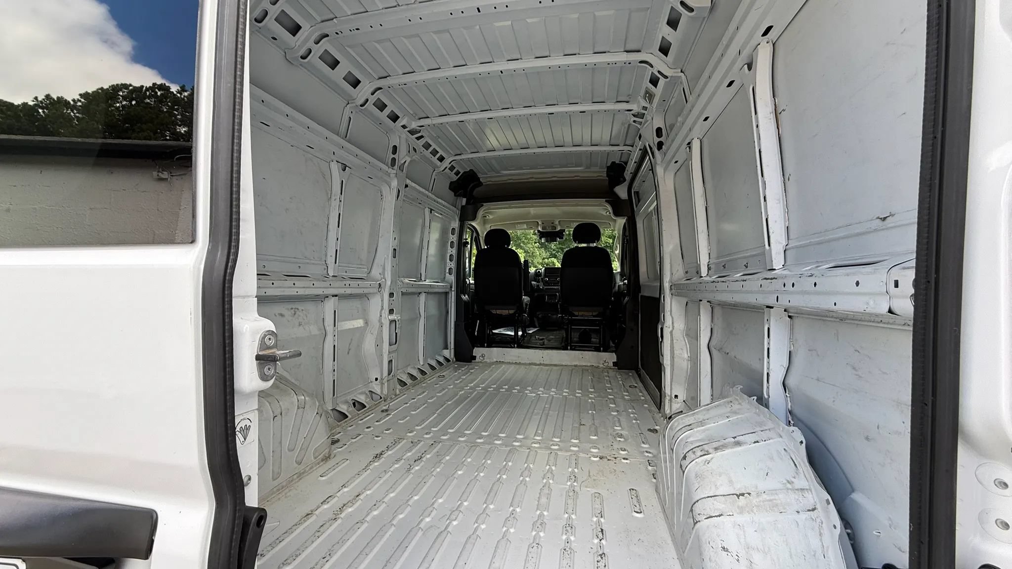 Used 2023 RAM ProMaster 2500 FWD image 12