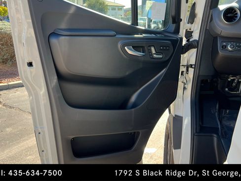 Used 2026 Mercedes-Benz Sprinter 2500 image 14