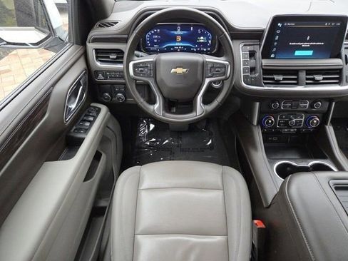 Used 2024 Chevrolet Suburban LT image 4