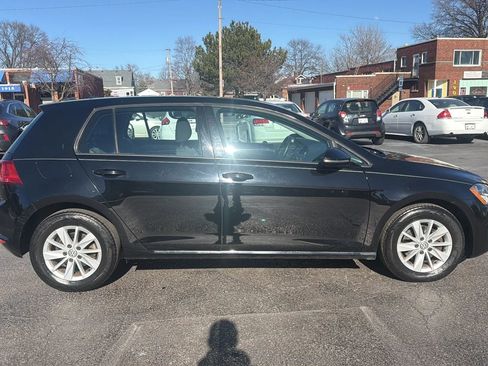 Used 2016 Volkswagen Golf S image 4