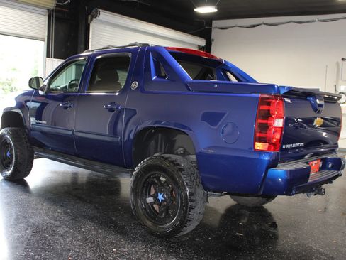 Used 2013 Chevrolet Avalanche LS RWD image 5
