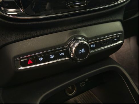 Used 2023 Volvo C40 P8 Recharge Plus AWD/4WD image 16