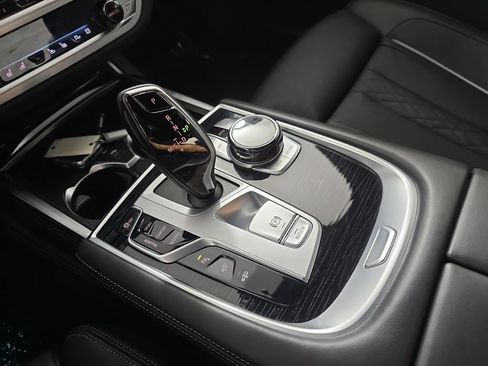 Used 2022 BMW 750i xDrive w/ Executive Package AWD/4WD image 28