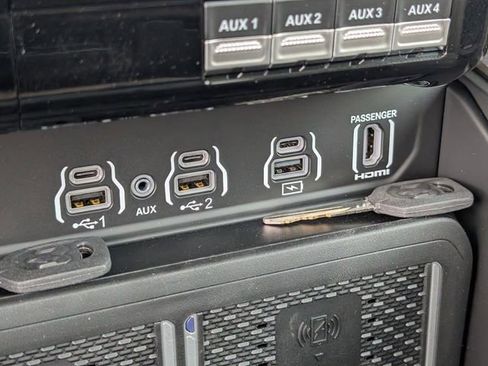 New 2026 RAM 2500 Limited AWD/4WD image 21