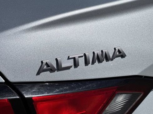 Used 2024 Nissan Altima 2.5 SV FWD image 48