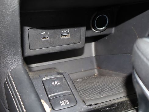 Used 2022 Nissan Kicks SV FWD image 23