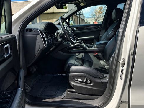 Used 2021 Porsche Cayenne E-Hybrid AWD/4WD image 9