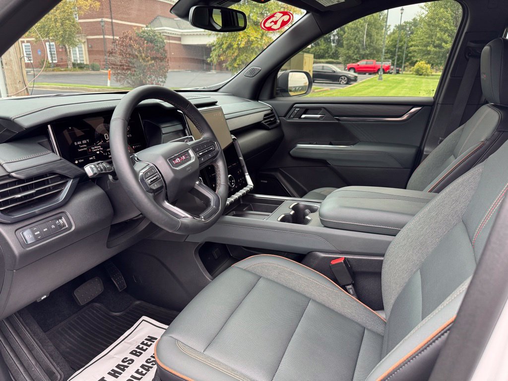 Used 2025 GMC Acadia AT4 w/ LPO, Floor Liner Package AWD/4WD image 11