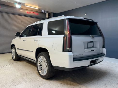 Used 2017 Cadillac Escalade Platinum AWD/4WD image 3