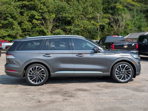 Used 2020 Lincoln Aviator Reserve w/ Equipment Group 201A RWD image 10