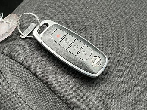 Used 2025 Nissan Sentra SV image 21