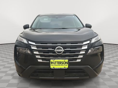 Used 2024 Nissan Rogue S FWD image 2
