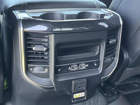 Used 2019 RAM 1500 Laramie AWD/4WD image 15